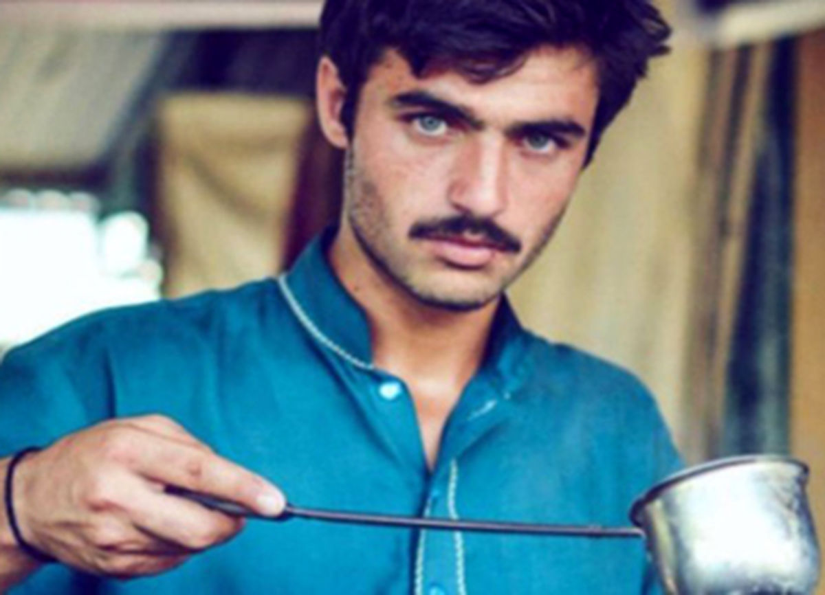   وقتی پسر چای‌فروش بازیگر شد+تصاویر