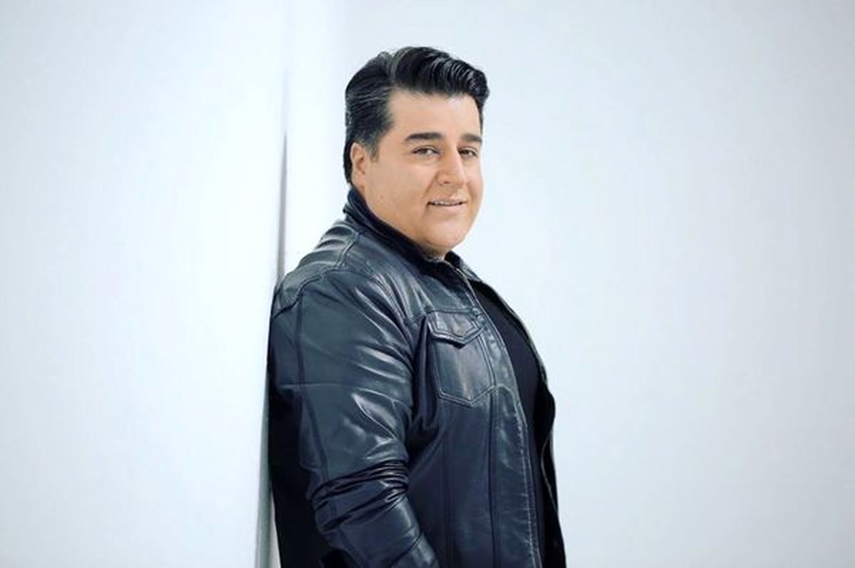تیپ چرمی آقای خواننده + عکس