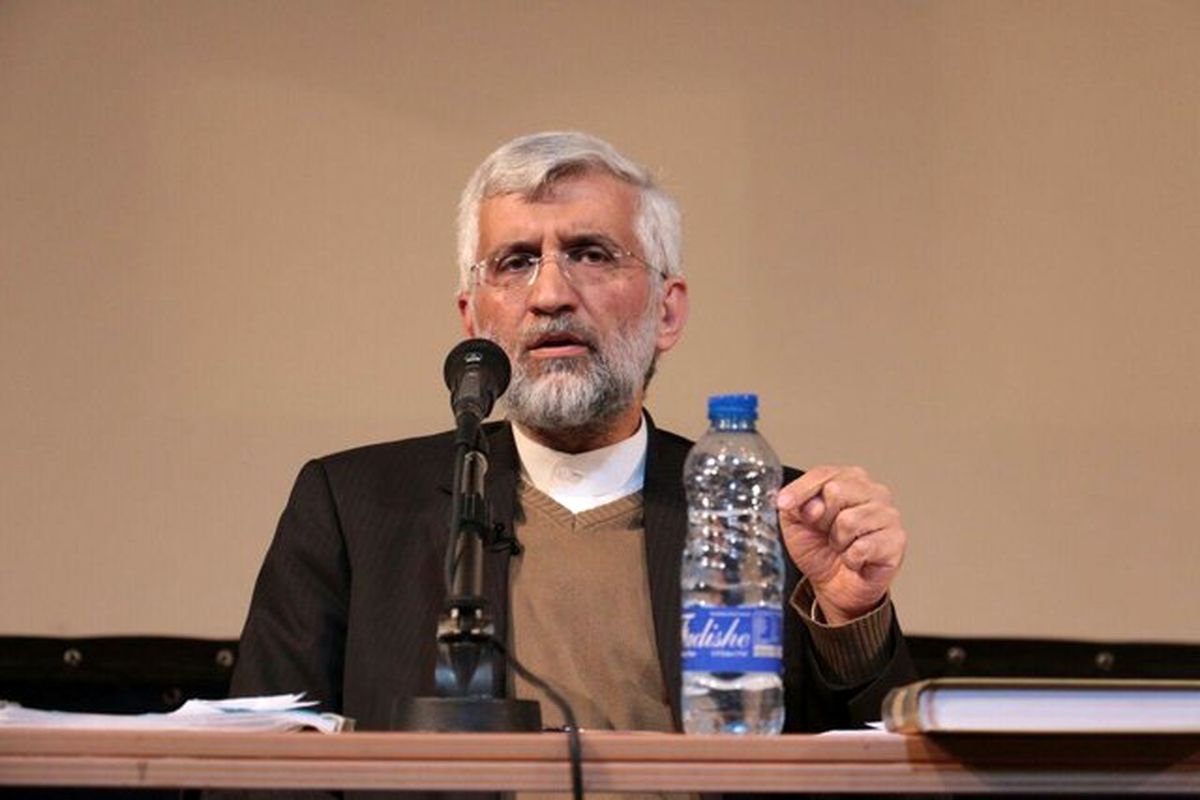 تفکر انقلابی تنها به شور انقلابی محدود نمیشود