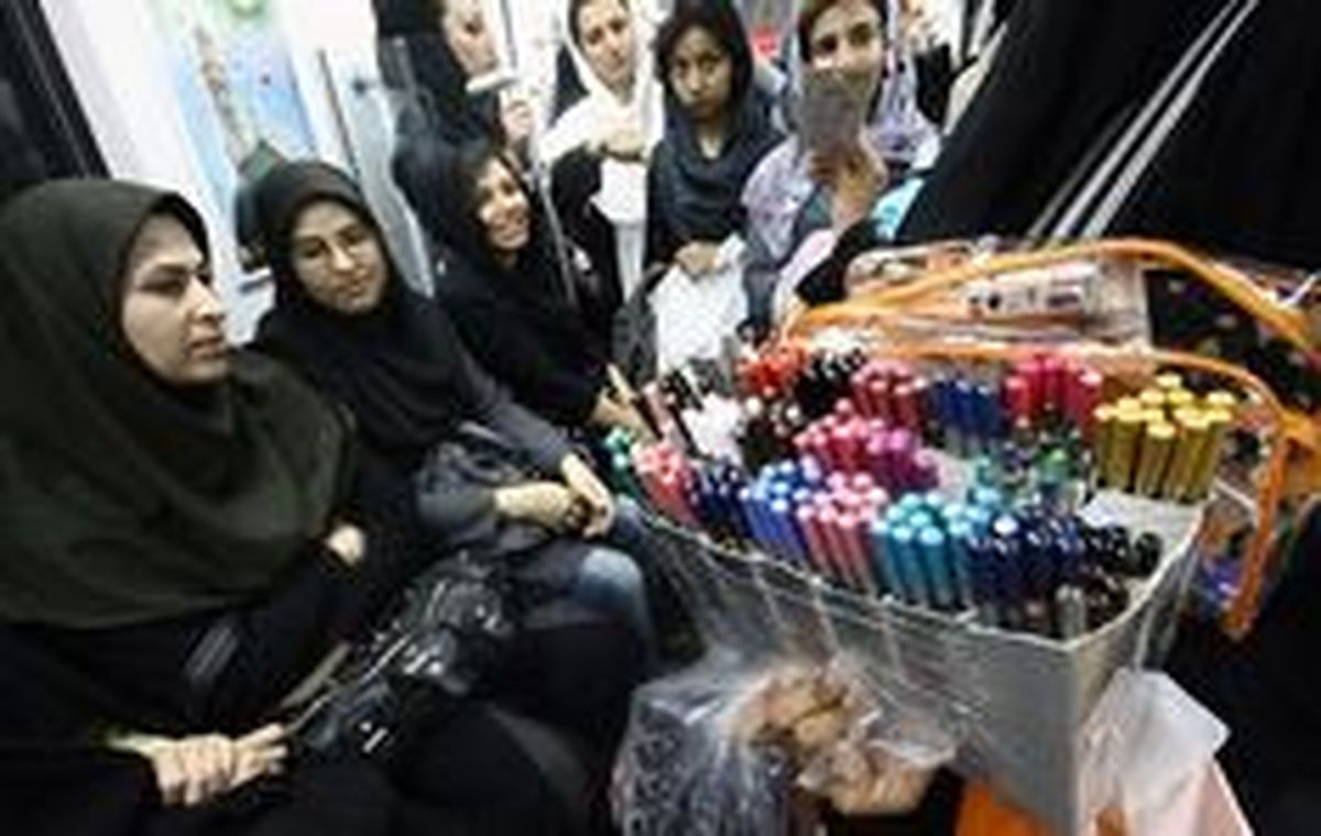 فعالیت شبکه‌ای دستفروشان مترو 