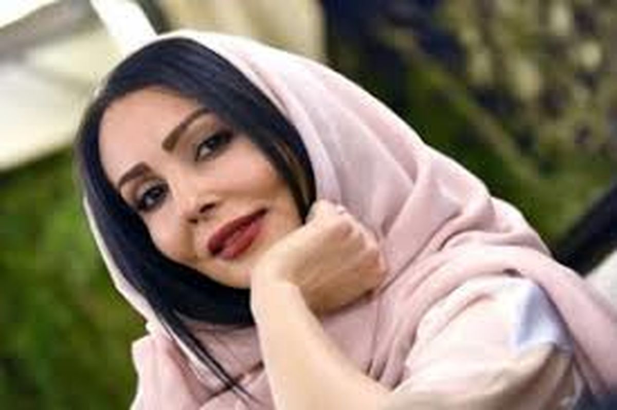 تبلیغ پرستو صالحی برای هنر ایرانی /عکس
