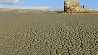 کاهش شدید آب دریاچه وان ترکیه و پدیدار شدن جزایر در آن