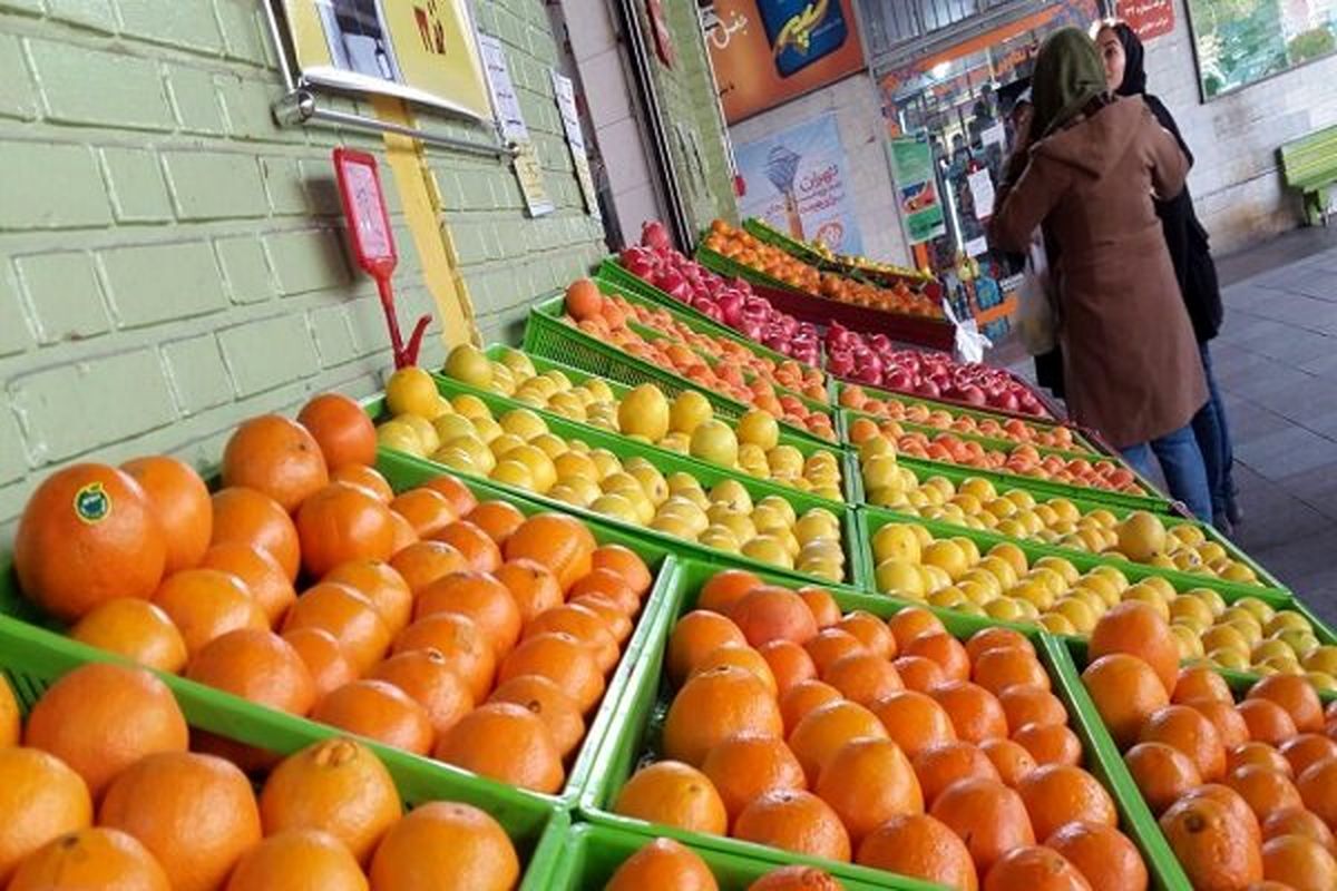 میادین میوه و تره بار در خط مقدم خدمت رسانی قرار دارند