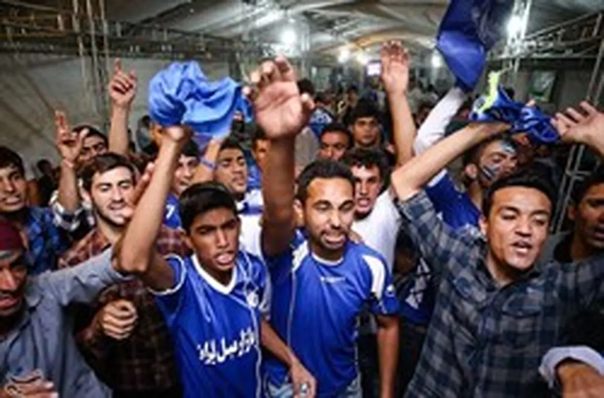 انتقاد شدید هواداران استقلال از مجری رادیو ورزش