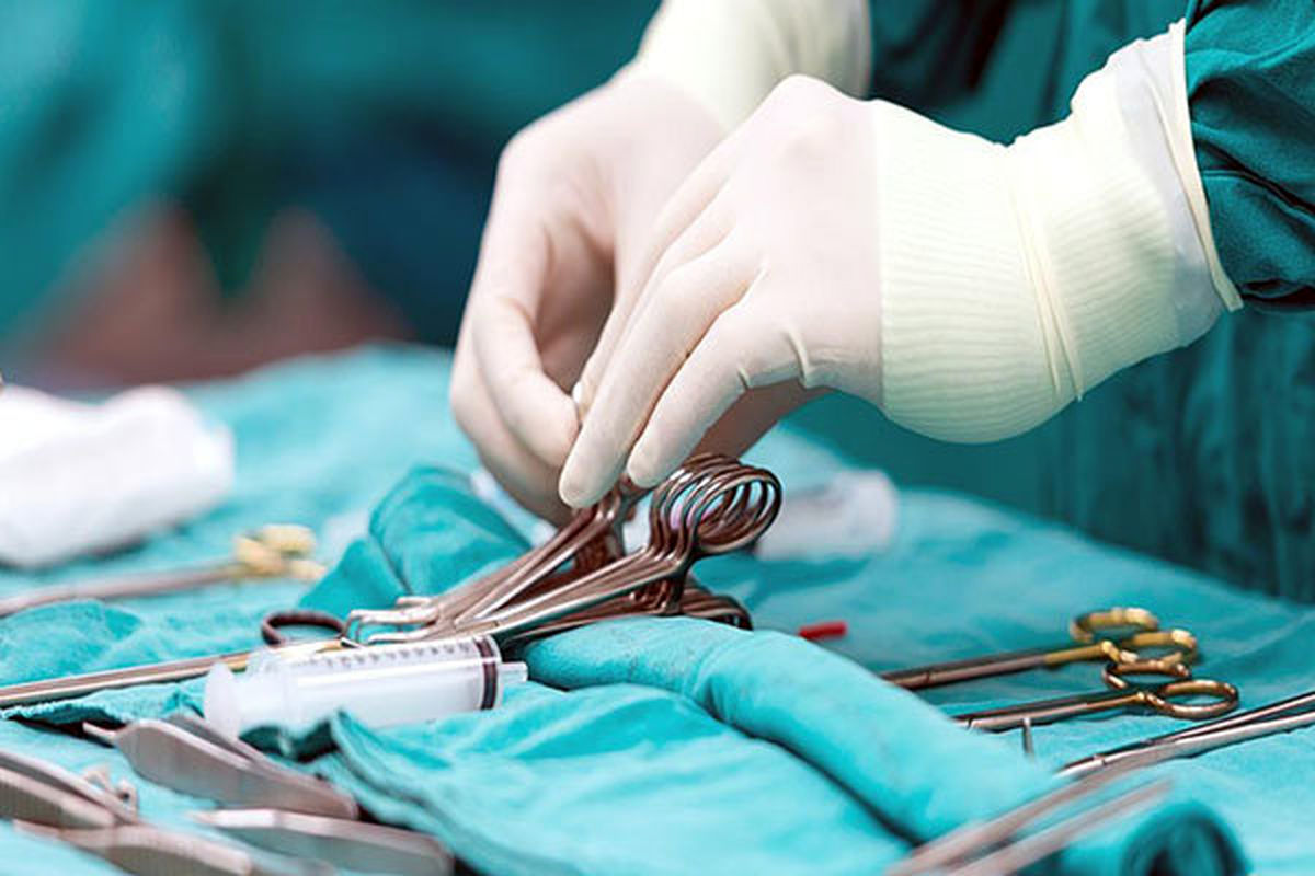 عمل لیپوساکشن کار دست زن 60 ساله داد