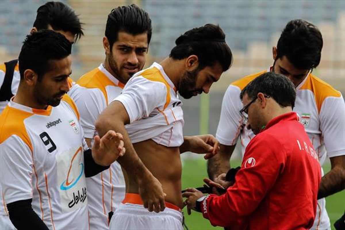 پادشاه سمت راست، استقلالی یا پرسپولیسی؟
