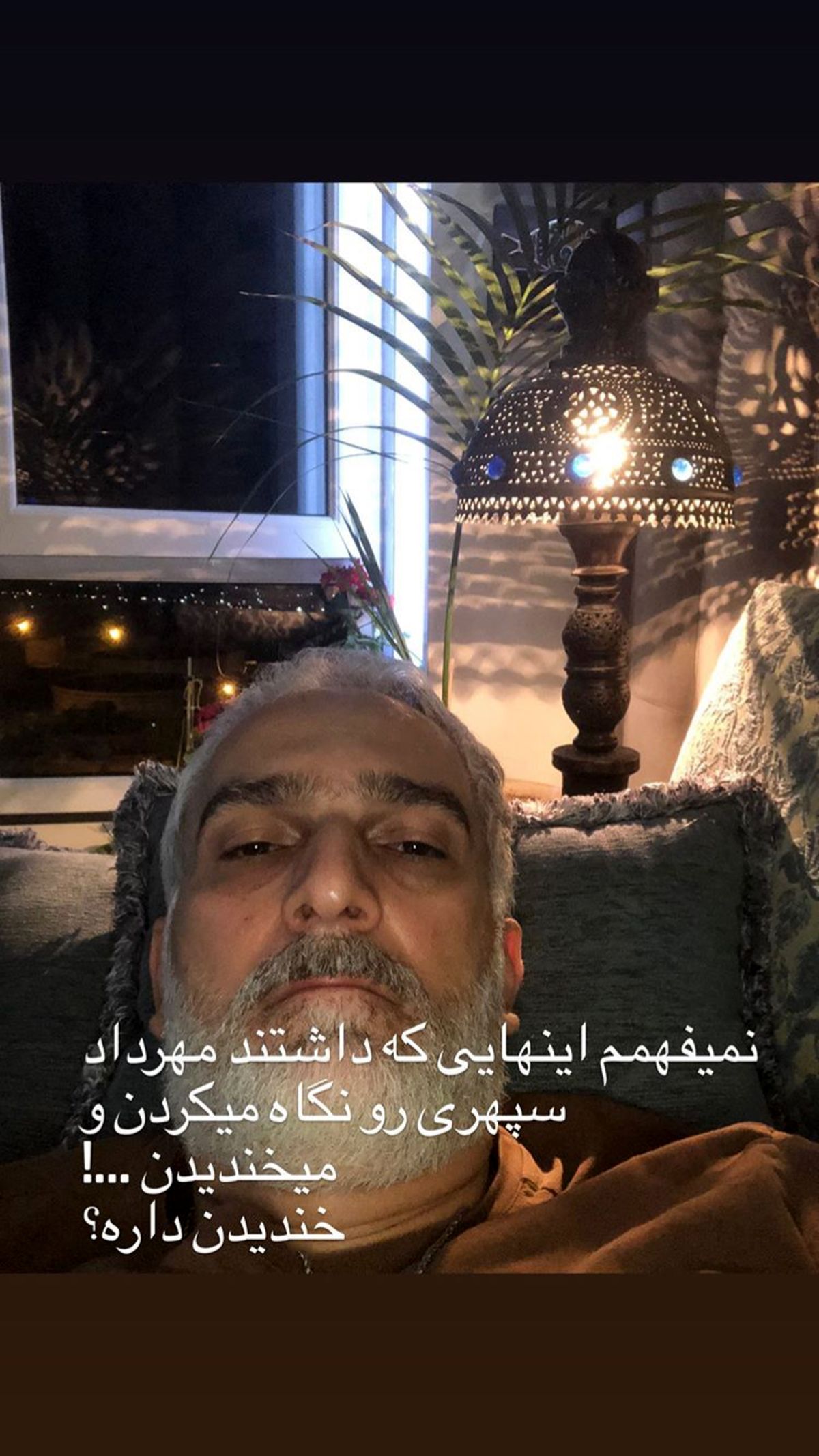 بیژن بنفشه خواه در خانه اش + عکس