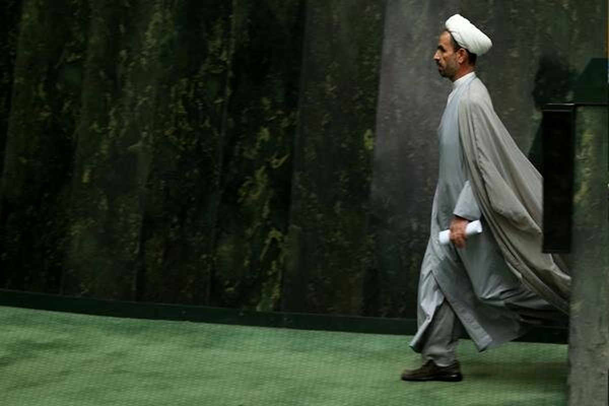 فلاحی: نمایندگان به دور از توهین از وزرا سوال بپرسند