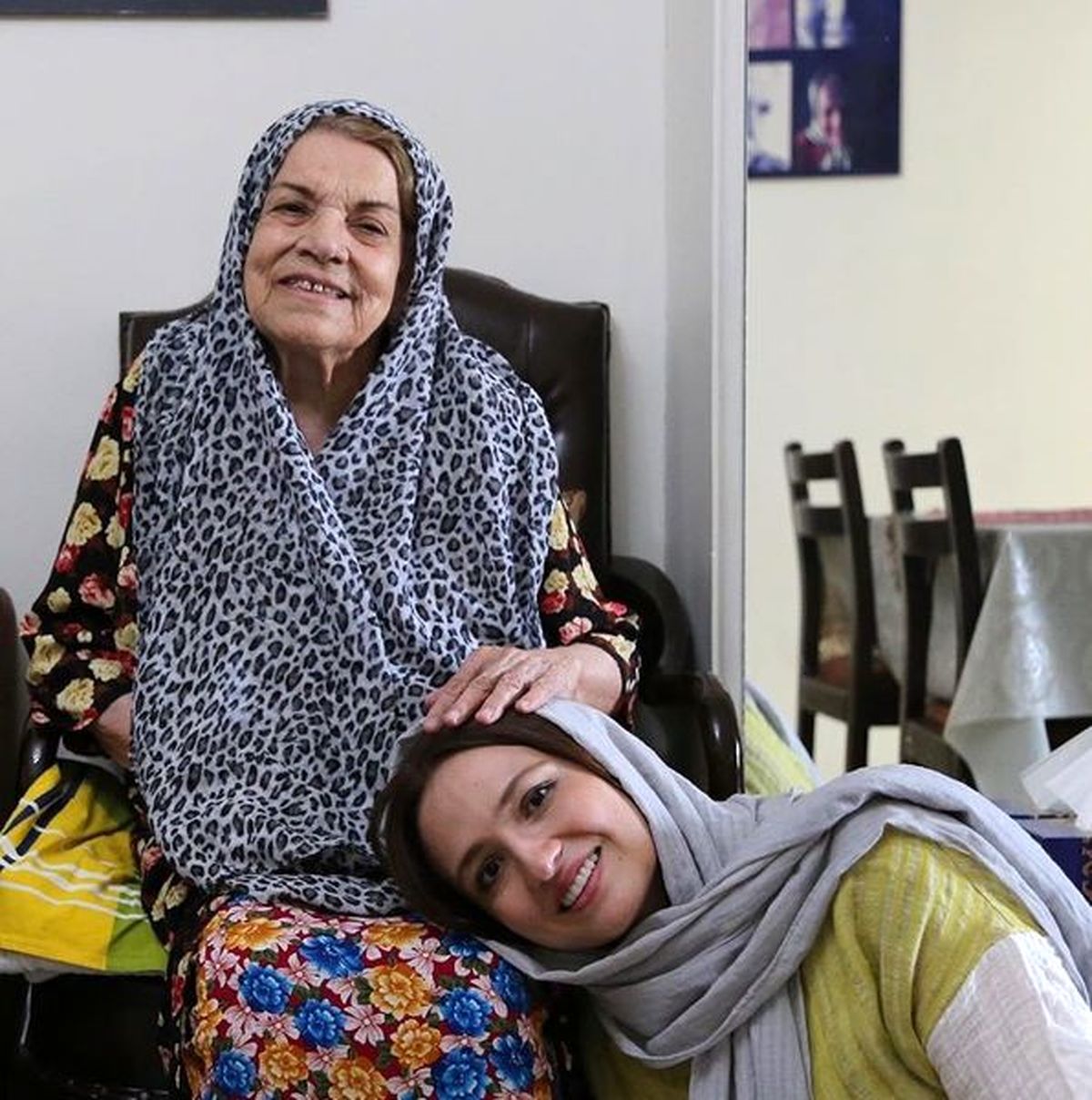 عکس مادرانه بازیگر پیشکسوت و گلاره عباسی