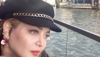 خالکوبی عجیب بهاره رهنما 