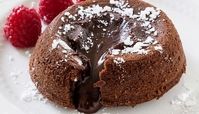 طرز تهیه سوفله شکلاتی خوشمزه و آسان در خانه
