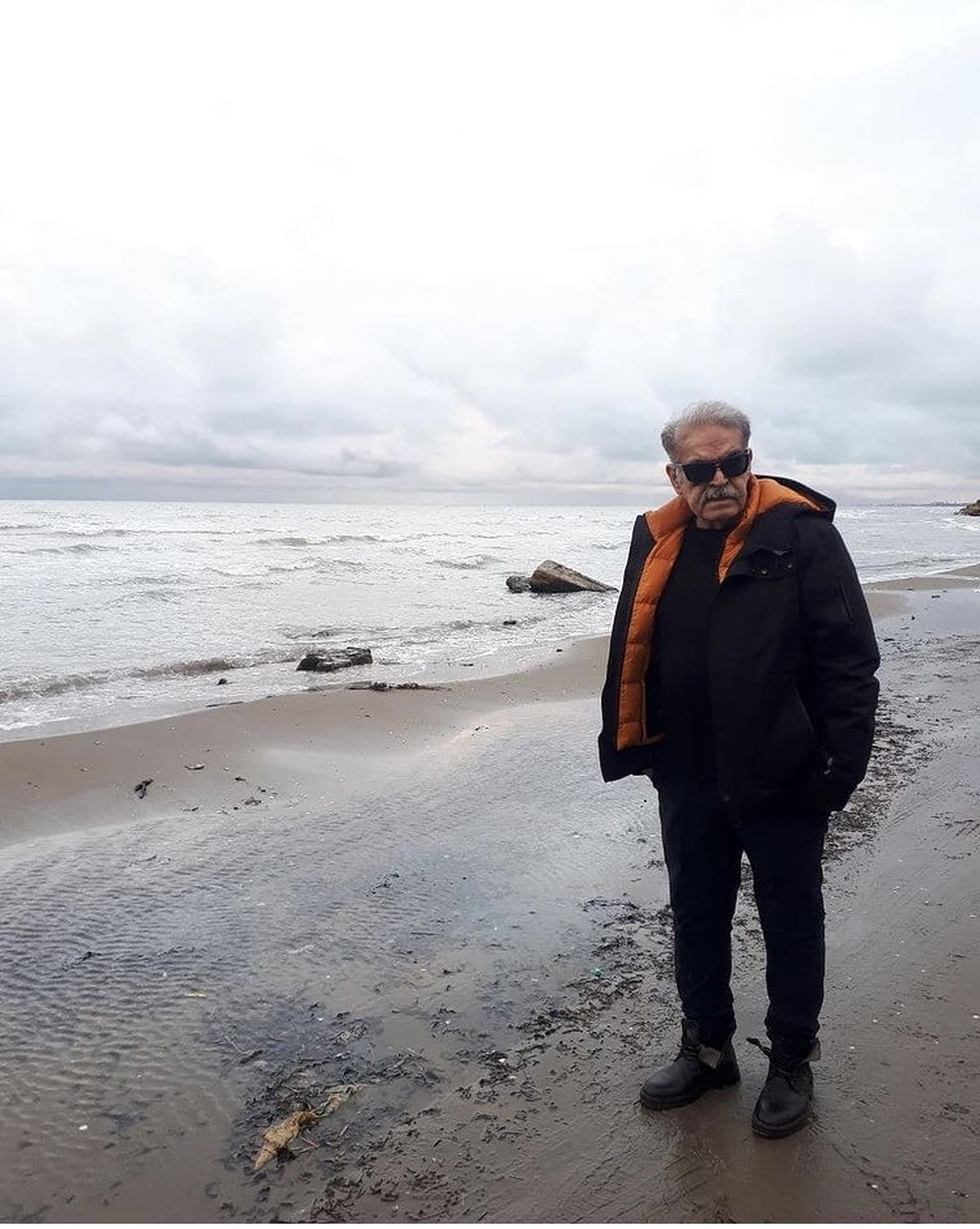 حمید لولایی لب دریا + عکس
