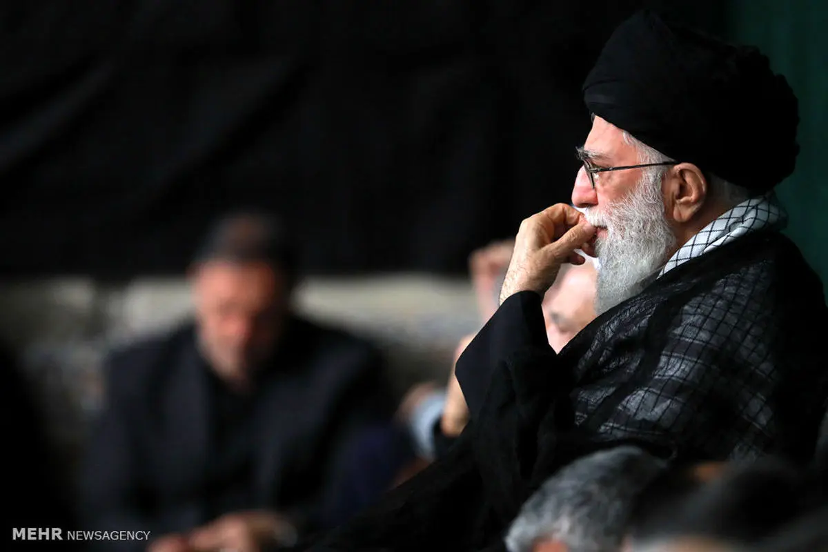 مراسم عزاداری شام غریبان حضرت اباعبدالله(ع) با حضور رهبر انقلاب