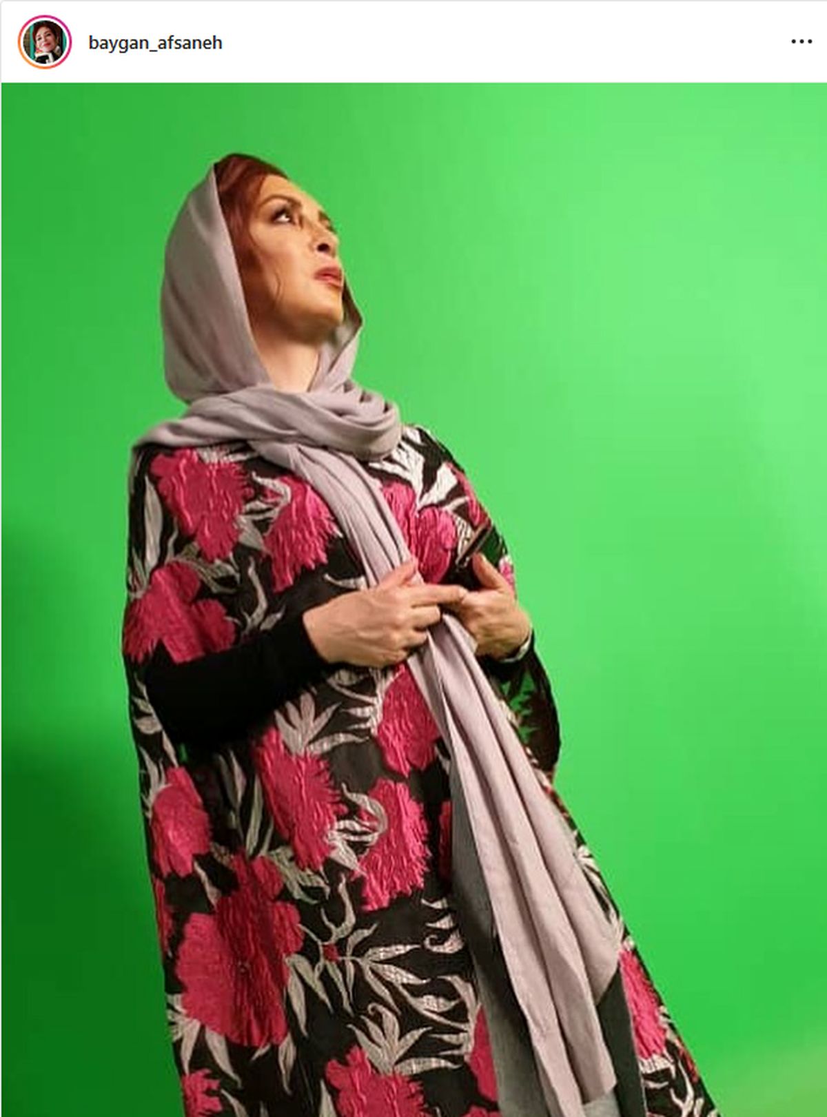 عکس افسانه بایگان در پشت صحنه فیلم جدیدش با مانتو گلگلی