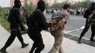 قدرت‌نمایی خیابانی زن شرور و نوچه‌هایش 
