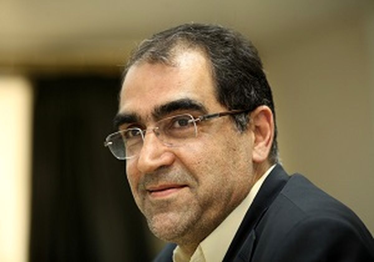 عیادت وزیر بهداشت از مدافعان حرم با درخواست سردار سلیمانی 