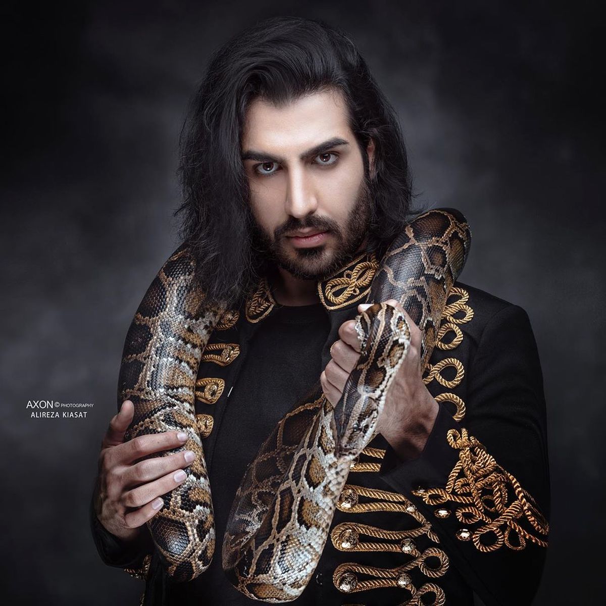 عکس عجیب و پر از استرس خواننده ماکان بند