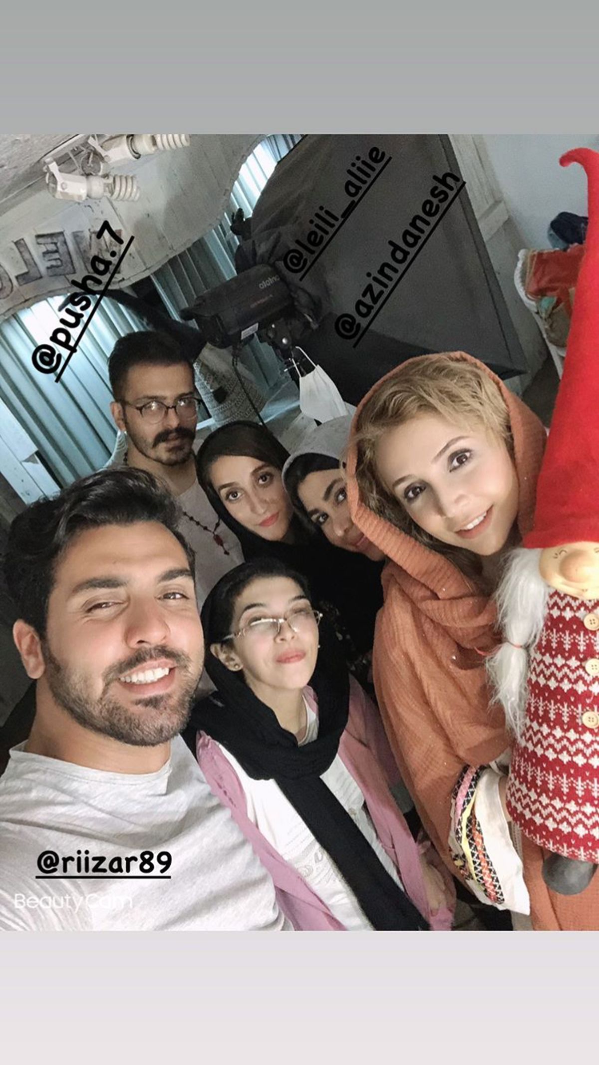 شبنم قلی خانی در پشت صحنه کار جدیدش + عکس