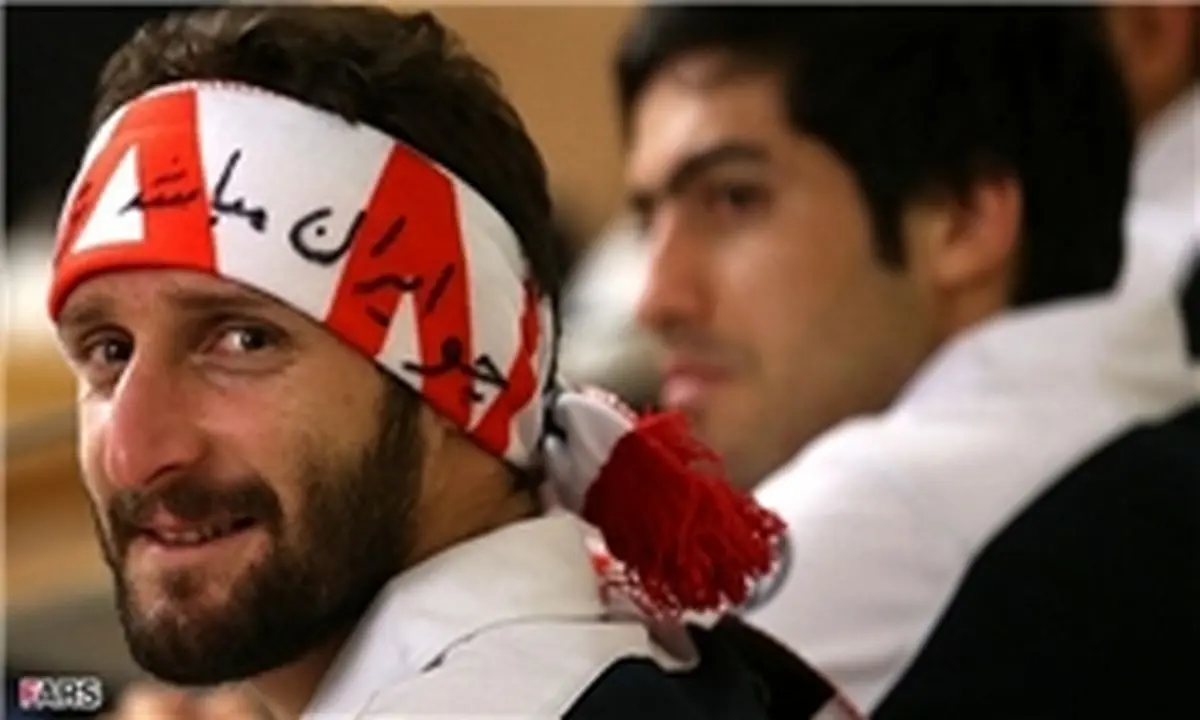 بایددر تمرینات شرکت کنم وگرنه آنها ازمن شکایت می کنند