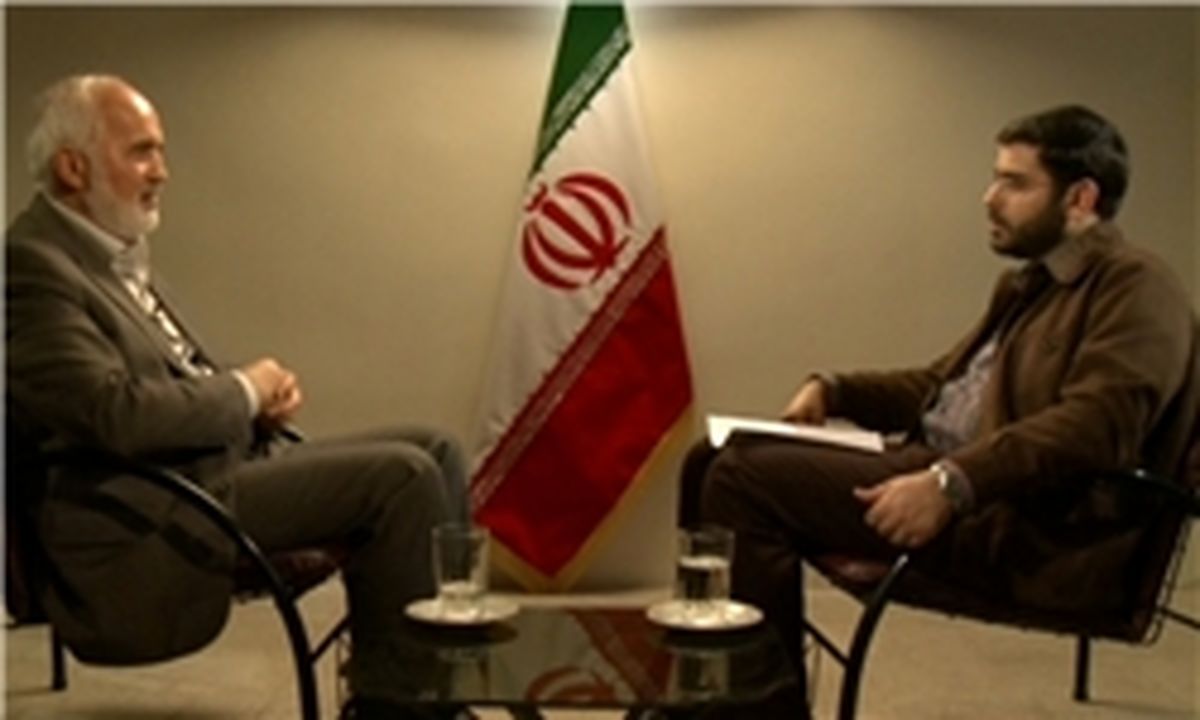 آقای هاشمی به اعمال قدرت حاکمانه مایل است