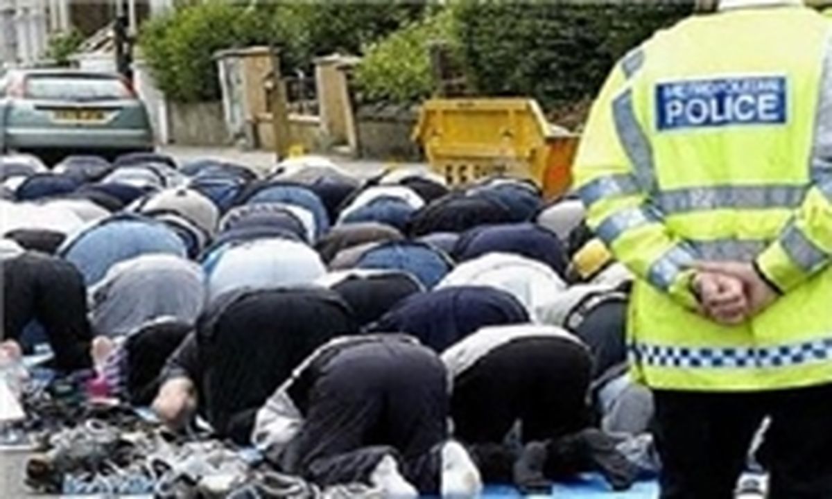 مسلمانان به حمله با اسید تهدید شدند