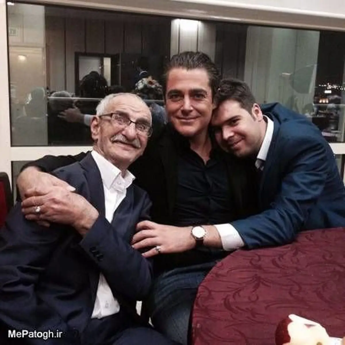احمد پورمخبر و پسرش در آغوش سوپراستایر سینمای ایران + عکس