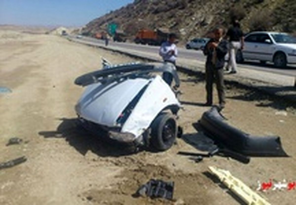 برخورد اتوبوس با پراید دو کشته برجای گذاشت