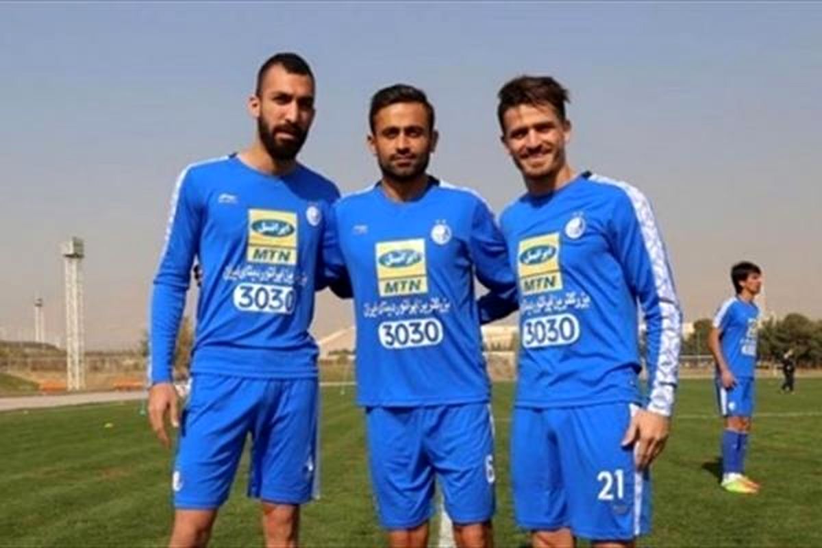 فرار چشمی و غفوری از دست هواداران استقلال

