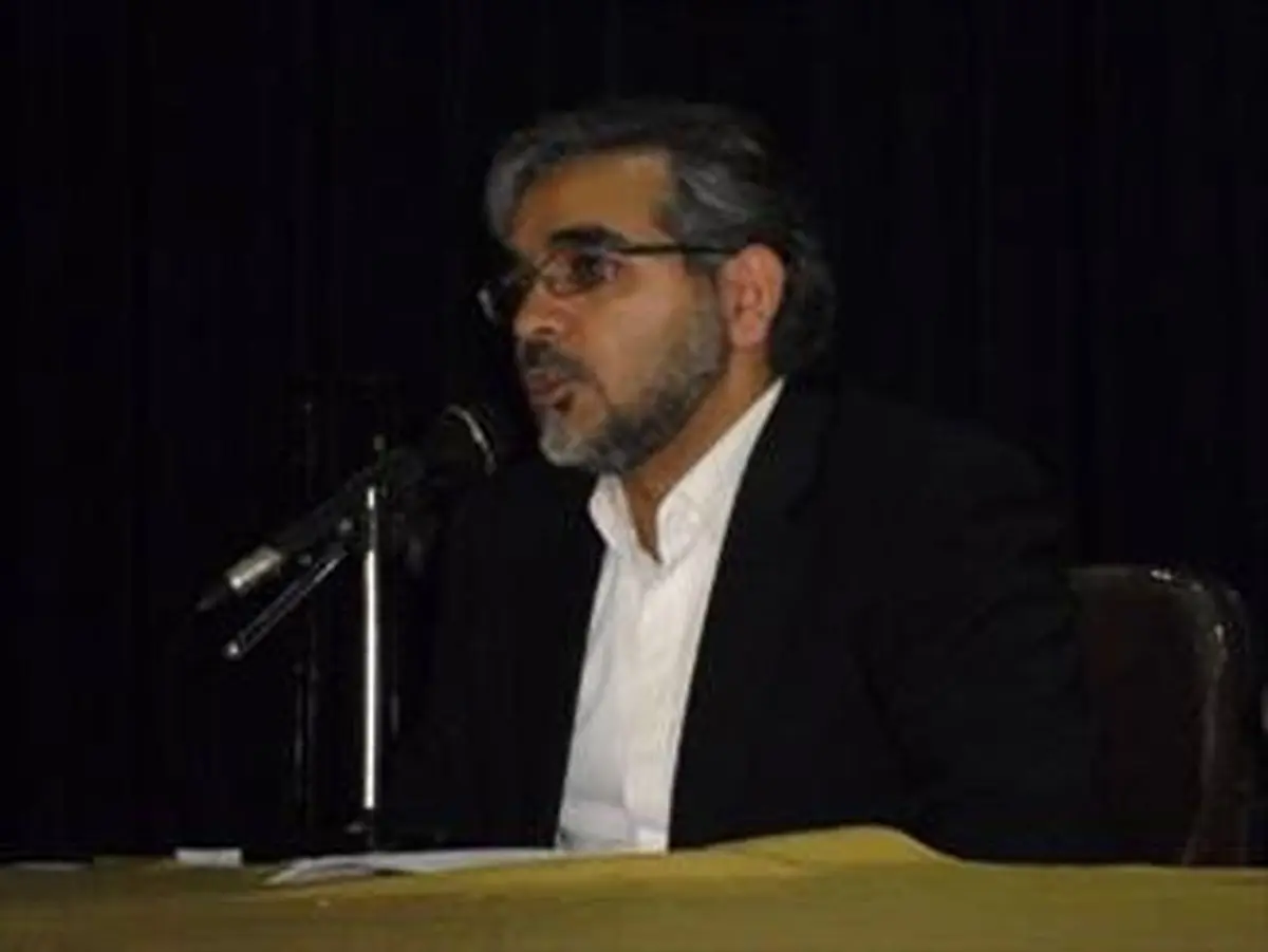 قالیباف نیازی به تبلیغ پوستری ندارد