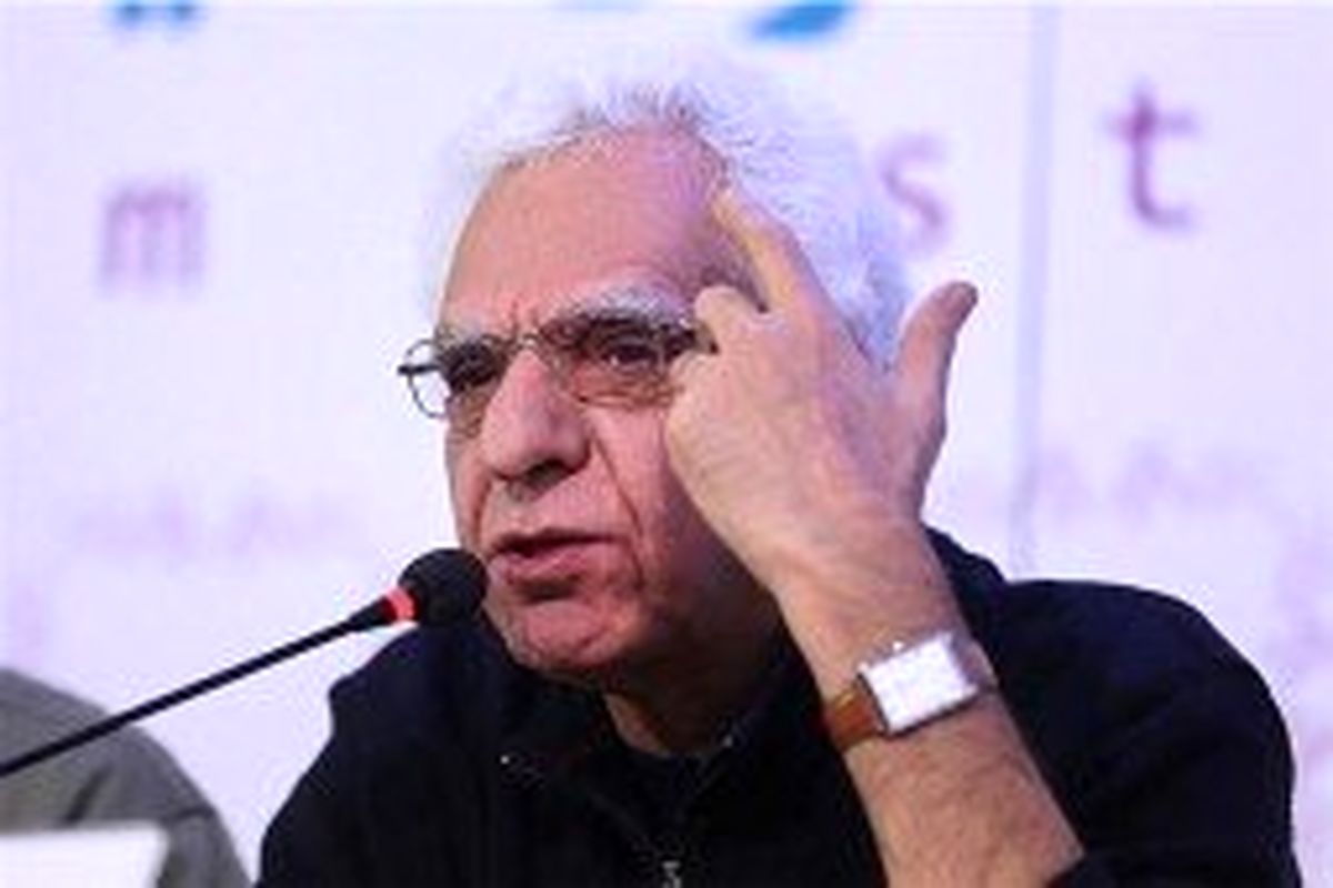 کیومرث پوراحمد: بدون خواندن سناریو فیلم‌ می‌سازند و افتخار هم می‌کنند!