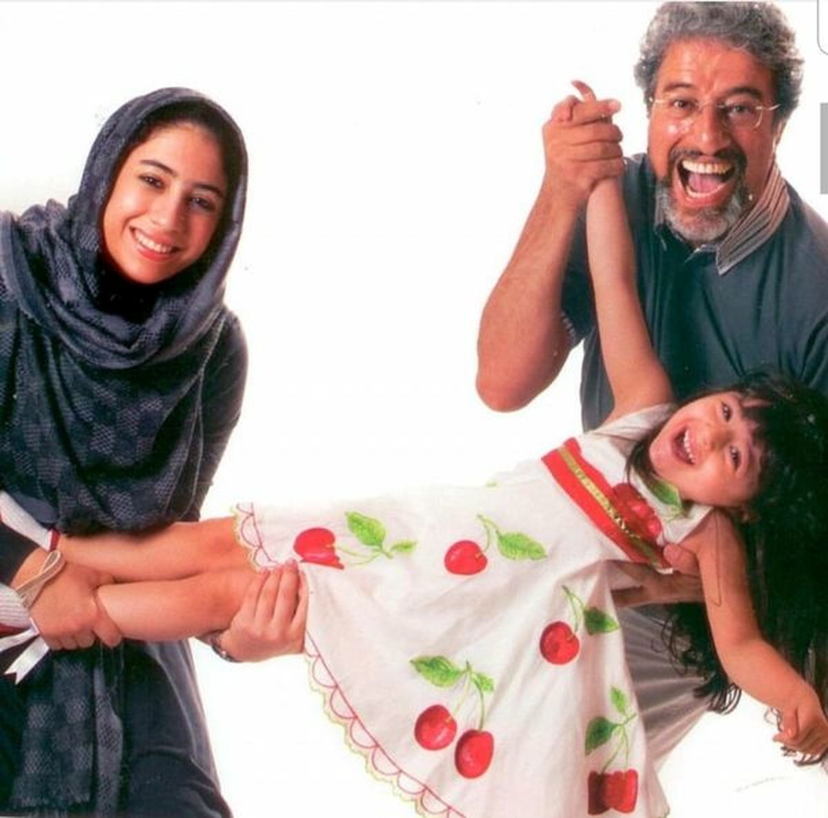 عکس بانمک علیرضا خمسه با خانواده اش
