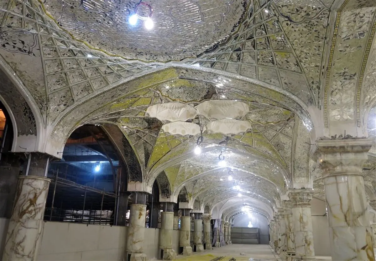 آیینه‌کاری و سنگ‌کاری صحن حضرت زهرا(س) به پایان رسید