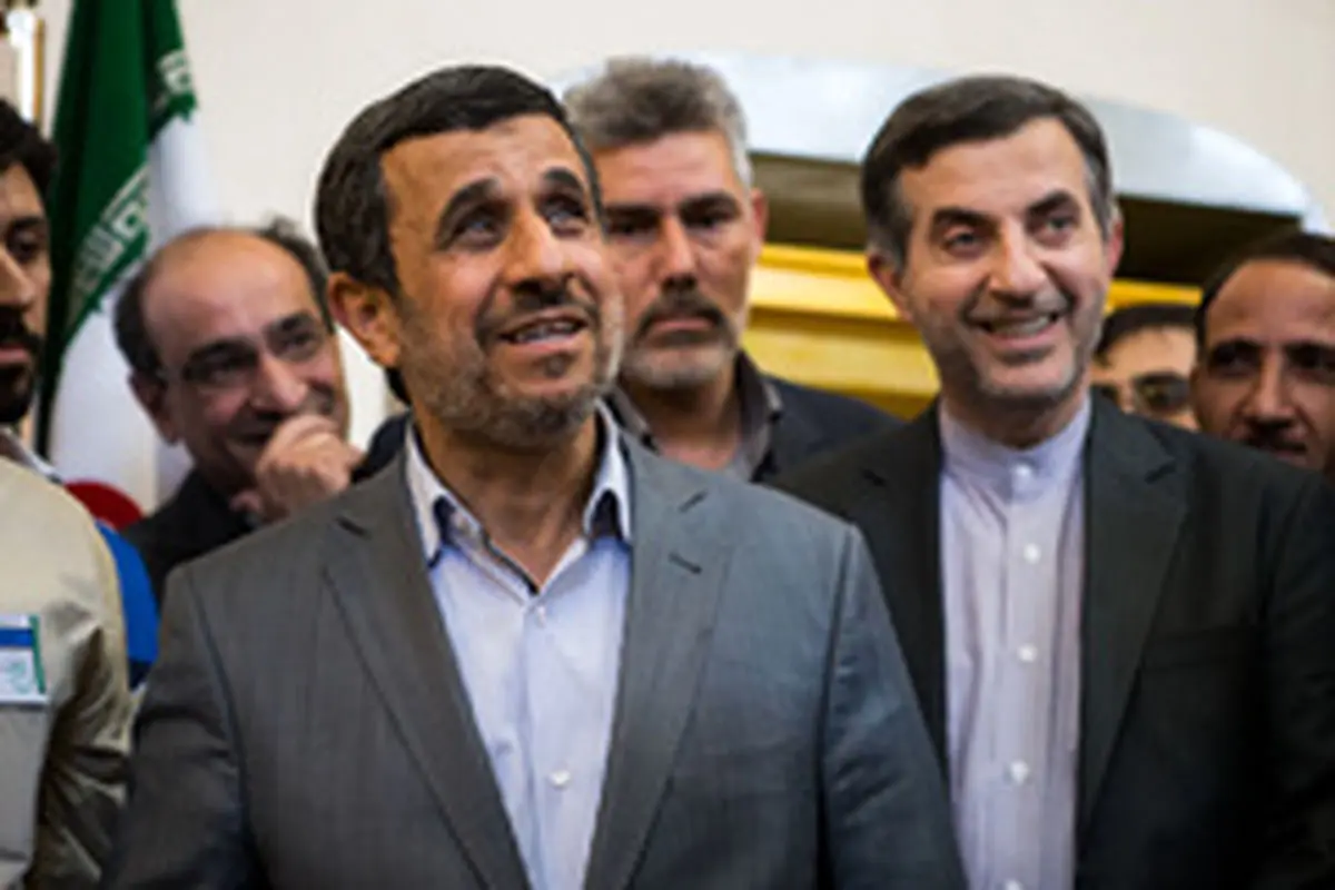 تقدیر گران‌قیمت احمدی‌نژاد از وزرا و معاونان
