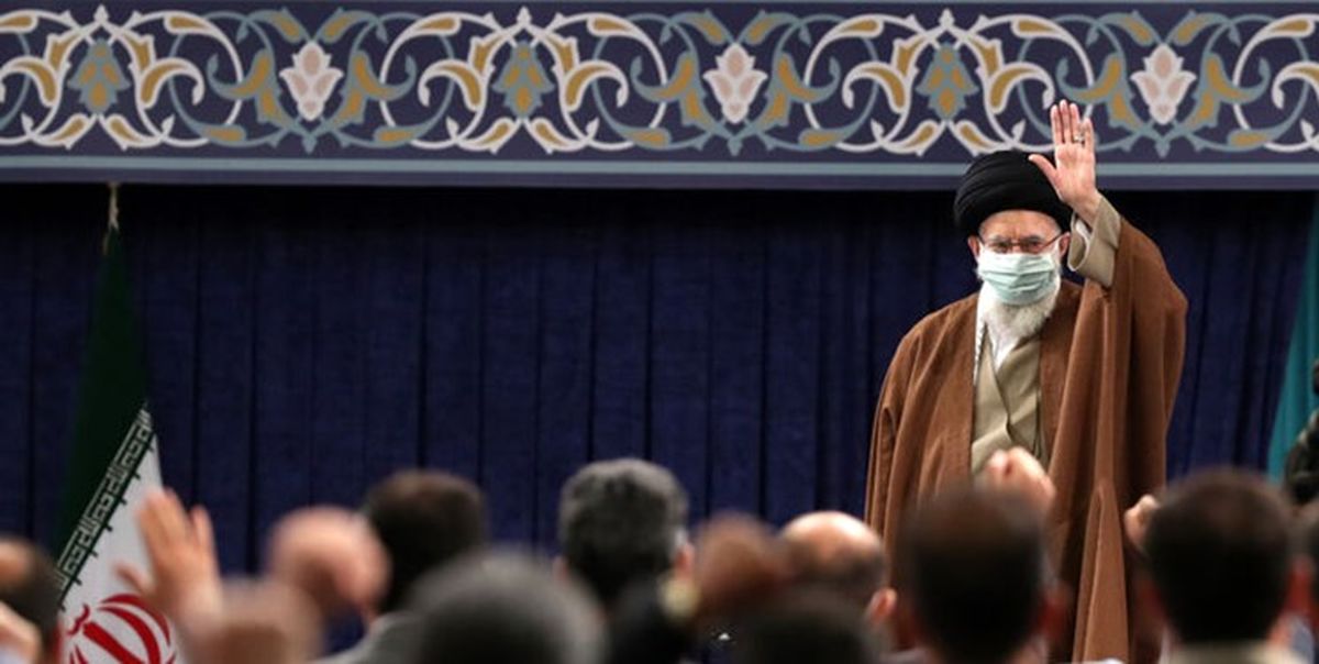  رهبر انقلاب : دولت کارهای اقتصادی مهمی در پیش دارد ؛ همه کمک کنند تا به نتیجه دست یابد