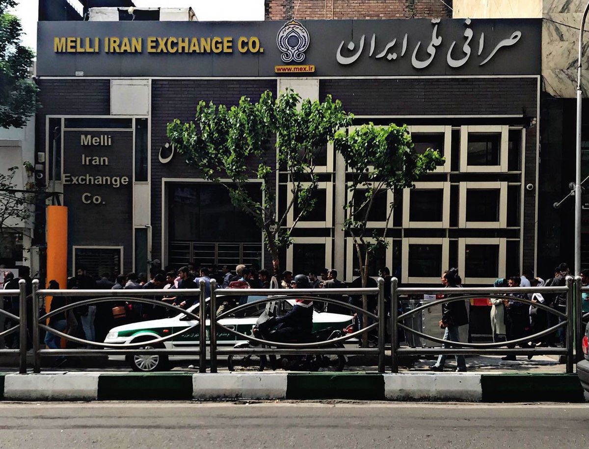 صرافی‌های غیر مجاز چگونه بحران‌ساز ارز شدند؟