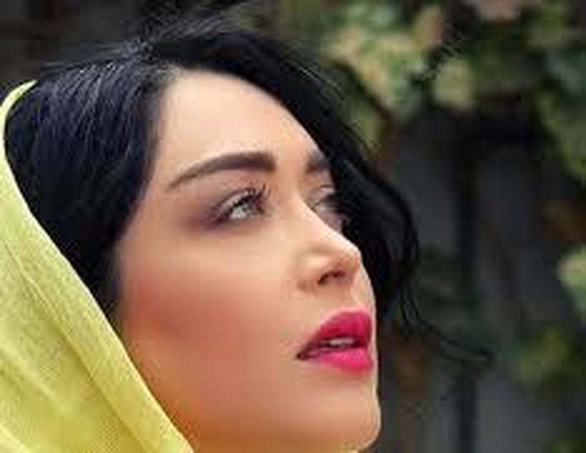 سارا منجزی پور در حال تنیس بازی کردن /عکس