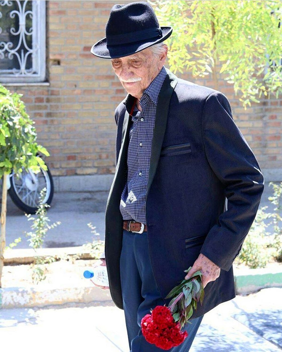 غم حامد کمیلی برای از دست دادن پدربزرگ مهربانش