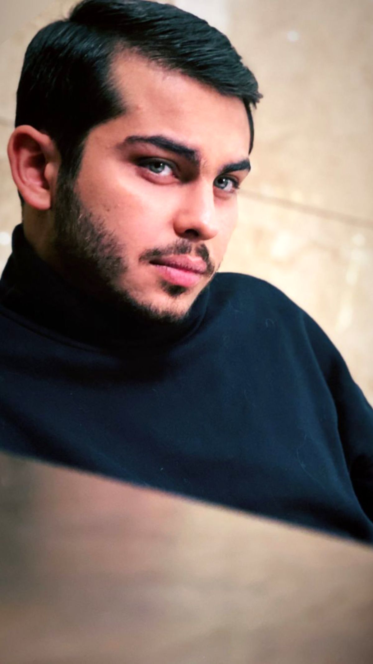 ظاهر متفاوت ارسلان قاسمی + عکس
