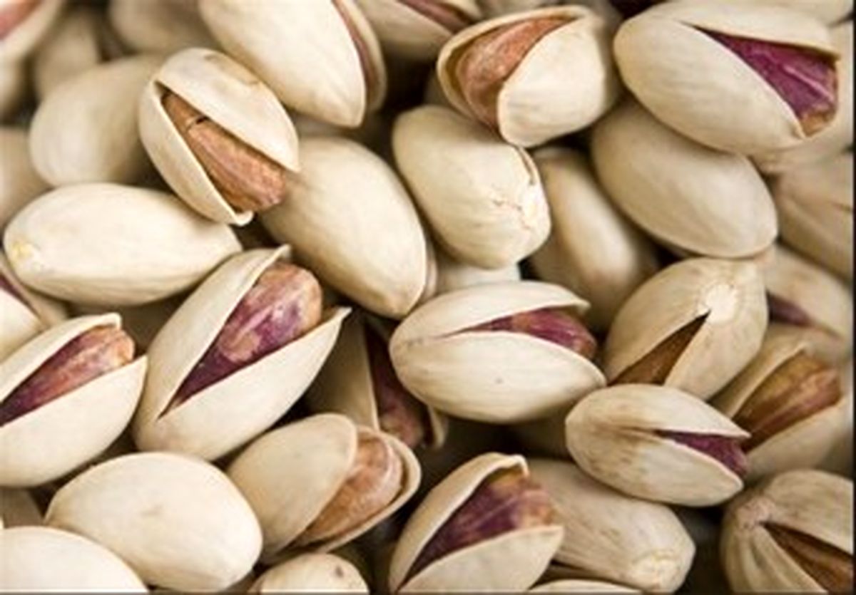پسته در بازار تهران کیلویی ۱۰ دلار