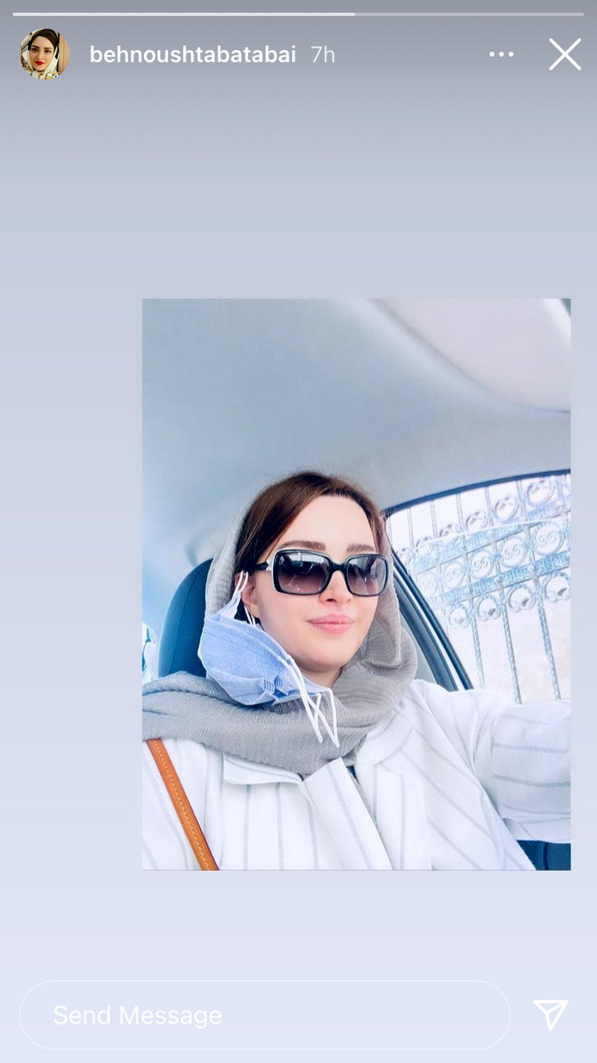 جدیدترین عمس بهنوش طباطبایی در ماشینش