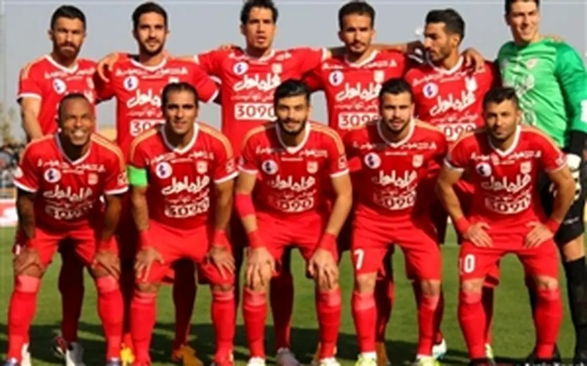 تراکتور مشکی می‌‌پوشد