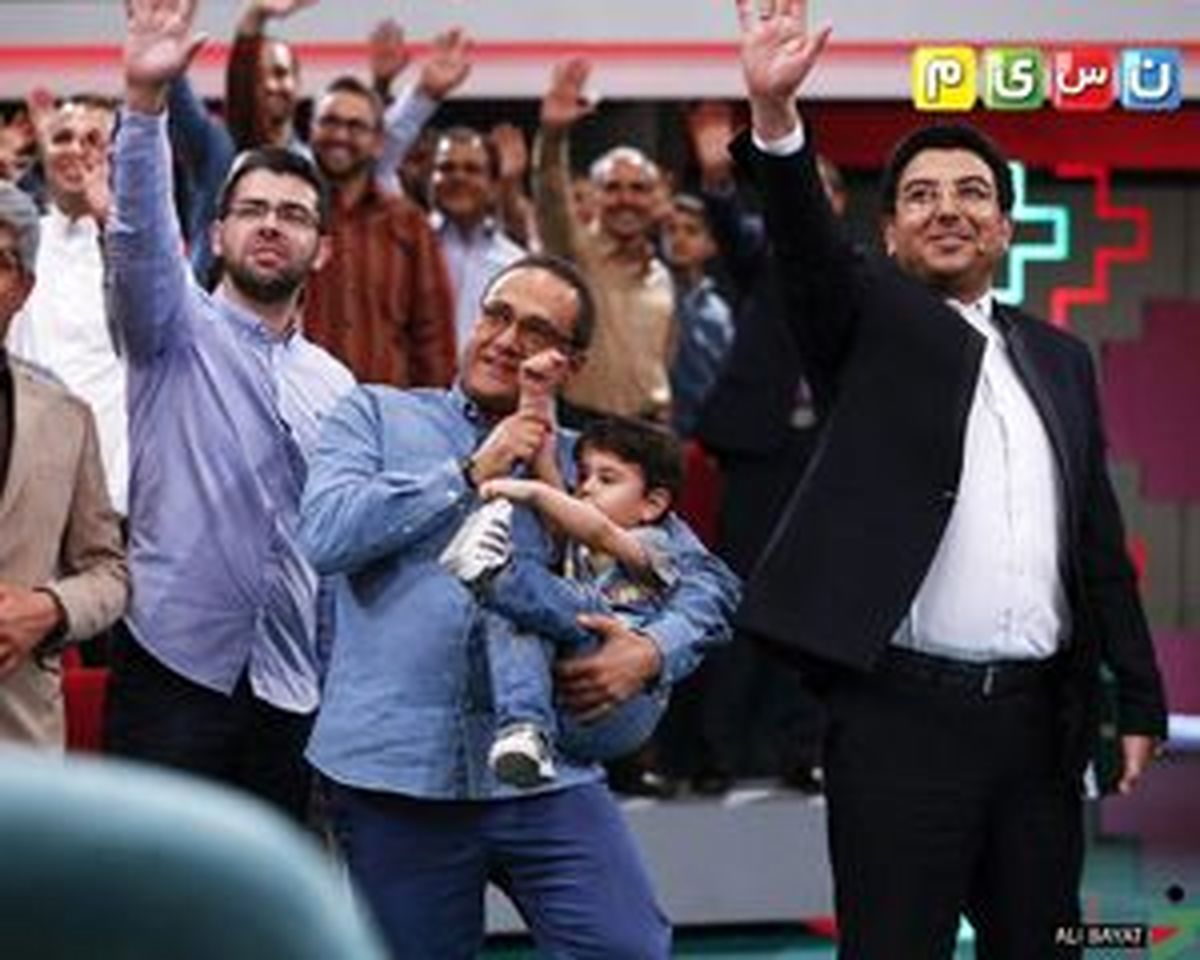 
شاعر و ترانه سرا کشور مهمان امشب خندوانه+عکس
