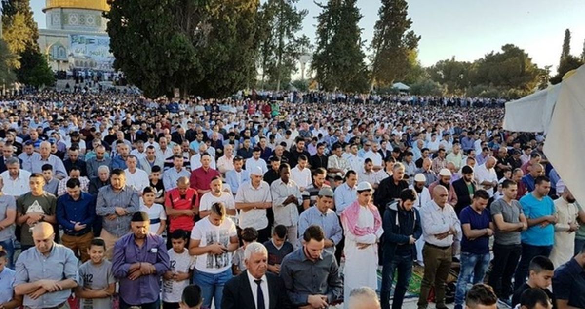 ده‌ها هزار فلسطینی در نماز عید قربان در مسجدالاقصی