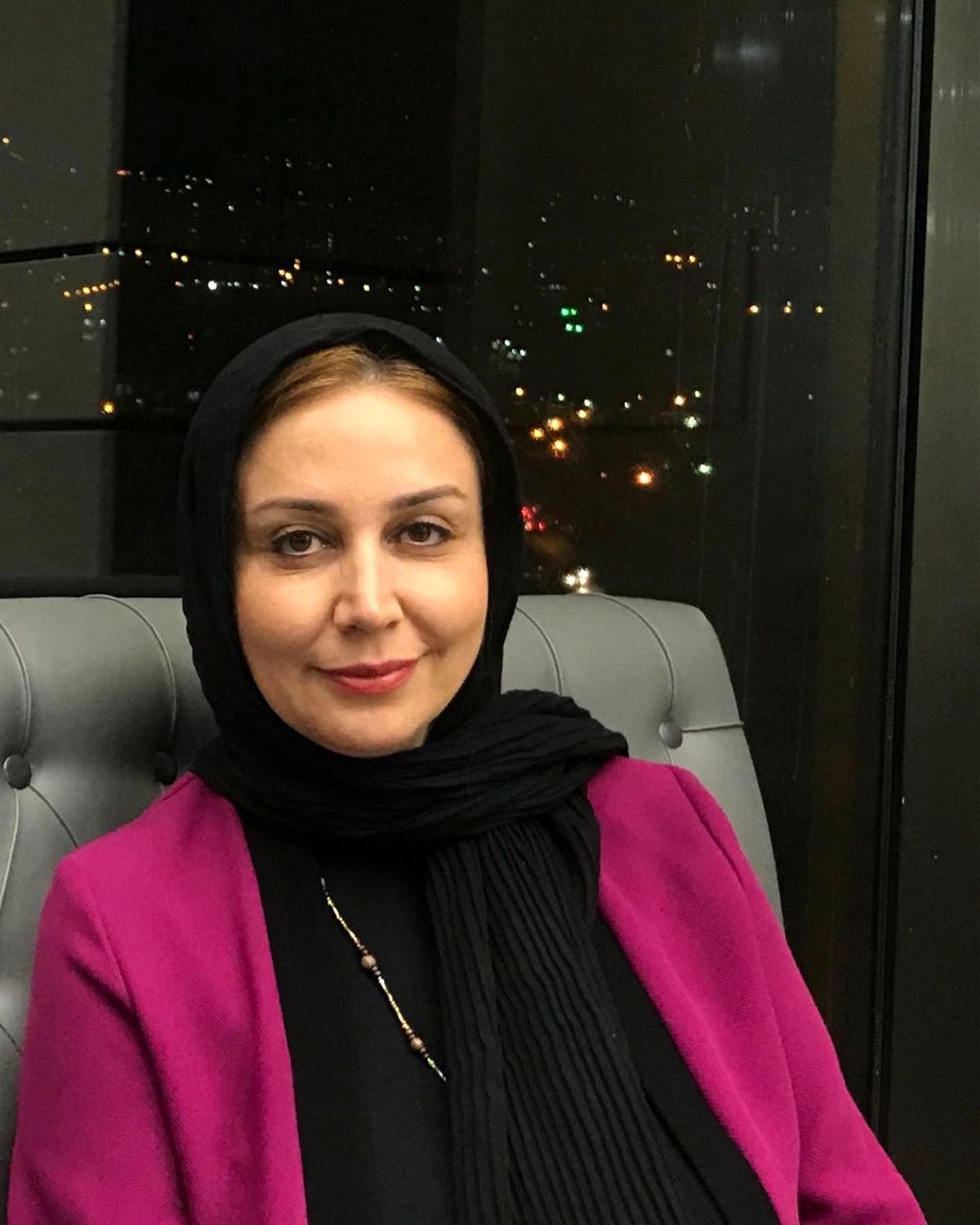 عکس خوشتیپ مجری محبوب دهه هفتاد
