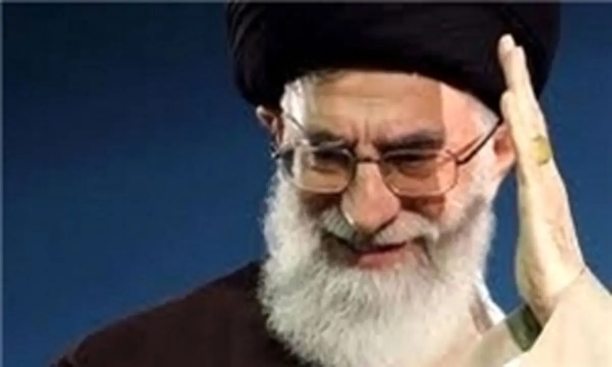 حمل عکس رهبر انقلاب توسط عشایر در آزادی