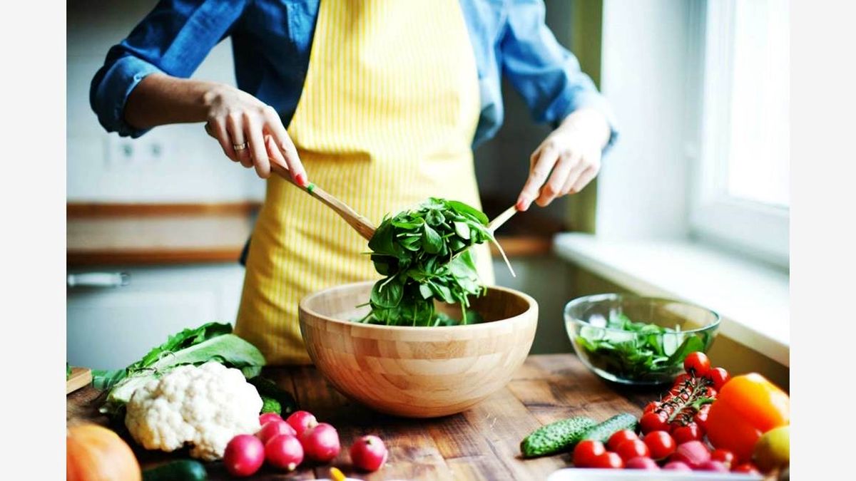 7 ترفند پیشگیری از چاقی خانم ها پس از چهل سالگی
