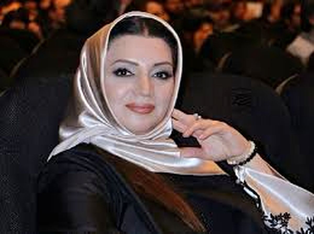 الهام پاوه نژاد در کنار مجری معروف/عکس
