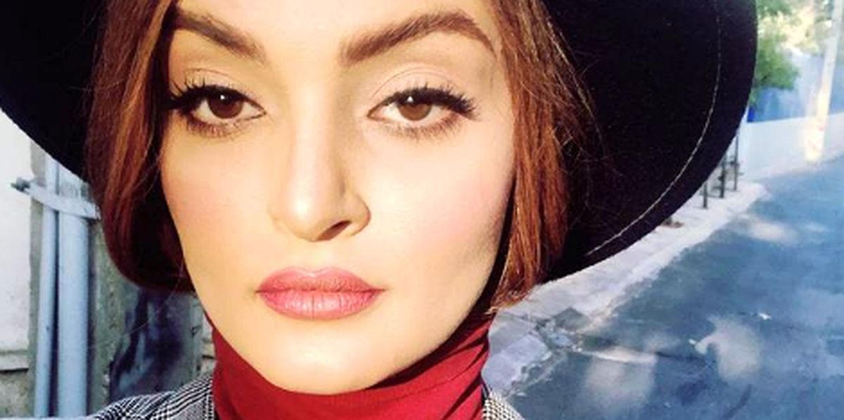 سلفی نیلوفر پارسا در خیابان با کلاه + عکس