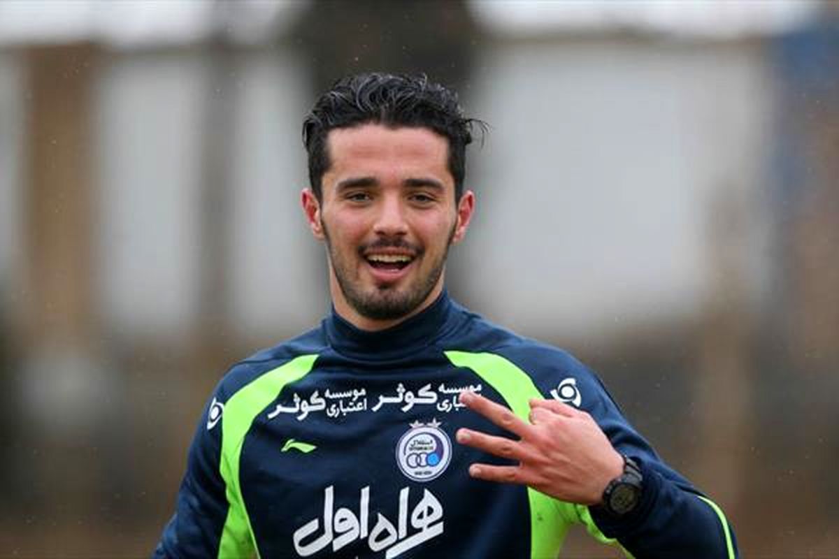  اقدام جالب بازیکن استقلال در روز اعتصاب/ عکس