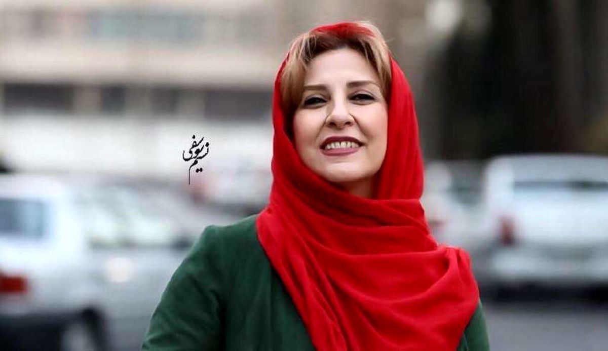 مرجانه  گلچین تماشاچی ویژه فوتبال + عکس
